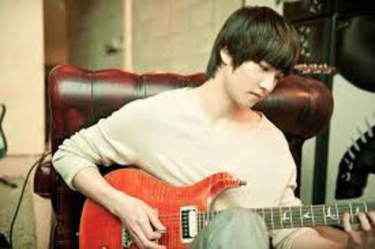  - Jung Yong Hwa