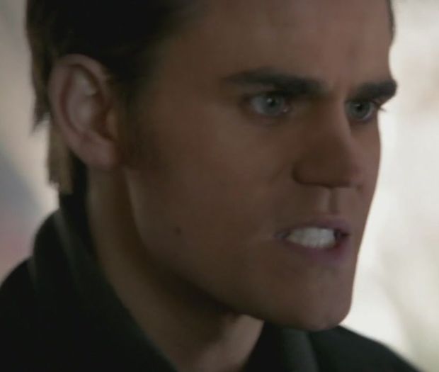 *cu viteza de vamp o lipeste de perete* Ce tot zici fa mereu de p;;la lu Klaus?-_-#nevasta