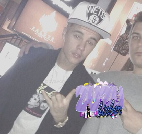 ┆❥. [ii prinde mana si ii ia pistolul repede; vrea sa o dea jos si o impusca pe Madison din gresala]