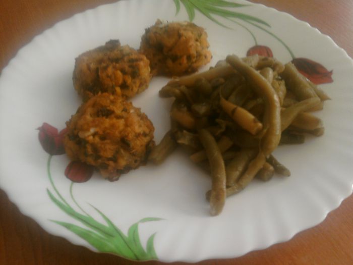 Chiftele de gaina si fasole verde