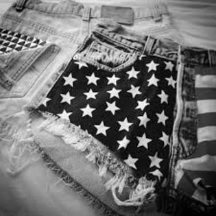 Dar Elena m-a amenintat ca daca spun ceva imi taie limba click