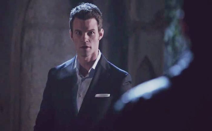 Nu si cand ai asta..*scoate cheia de la dulapu lu klaus, ii stia ascunzatoarea click*; *scoate 4 sticle de JD* Hai iubire bea cat vrei=))))))))))))#kat  . Ok noapte buna sister:* nb ely;*
