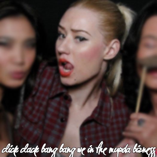 ♡ cσνєη ♡ *aruncă sulița în capul maimuței, moare tiki taka barcelona, fuge la bebe* omg, poor baby 