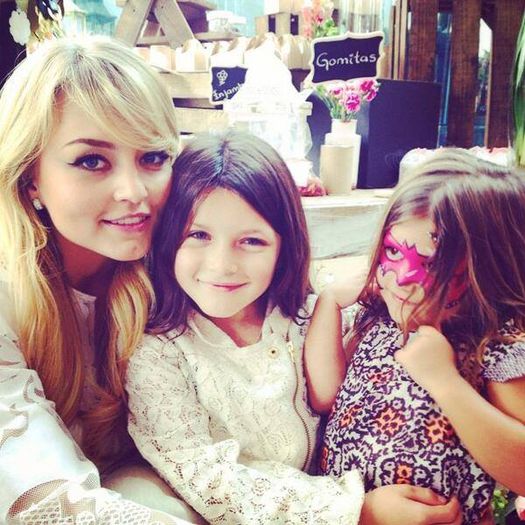 10426893_768539573186646_1547687885632967173_n