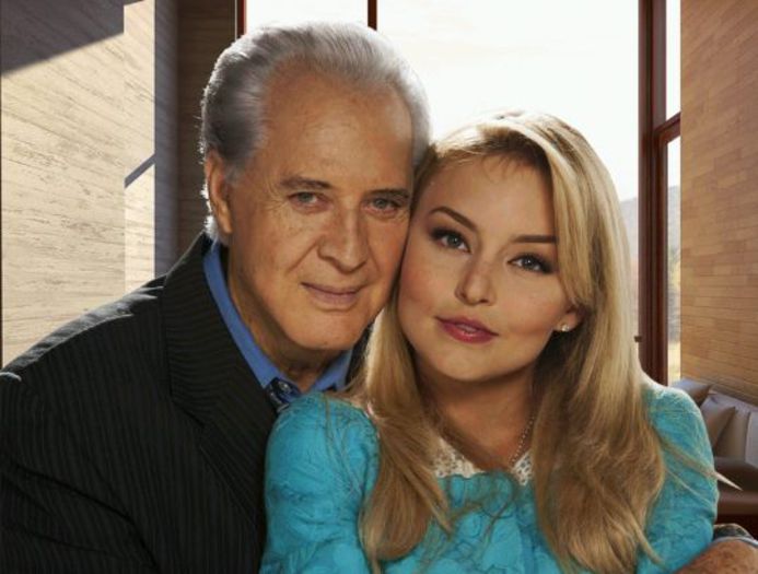 1544303_392396834240476_1518801217_n