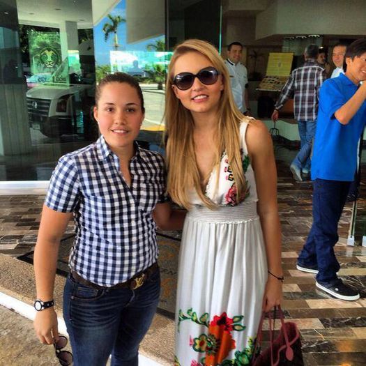 10152376_753883091312204_2628580849729313838_n - Montserrat Mendoza