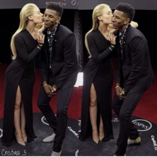 ♡ cσνєη ♡ god, ce bine că e la tine :)))) acum dă-mi-l *îl ia din brațele ei*