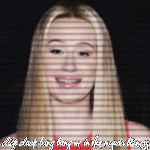 ♡ cσνєη ♡ *îi scoate limba și înoată către fundul oceanului*