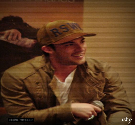 #► Ok...#hayley + Heya!#lexy|smile;;hugg| + [cl]; #Ilie... O sa am nevoie de borcane cu ciorba de la tine=))))#elijah
