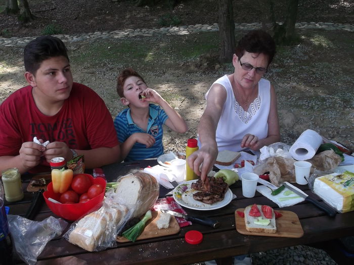 FOAME MARE PRIN SCHULLERWALD - NEPOTII IN TIMPUL LIBER