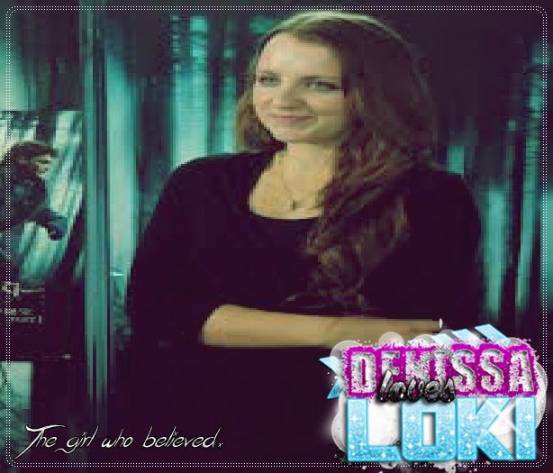 ┊deɴιι┊¤urlă; se rupe creanga şi cade pe jos cu Ely¤ (cl); dacă mai stăm mult pe insula asta o să ajung să scuip oase. ¤îşi pune mâna pe frunte¤ tu eşti bine? #Ely
