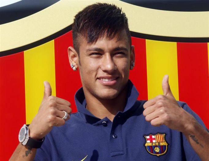 ɳҽყɱαɾ | mai bine un suc :))  #ely . foc de tabara,n-am mai facut asa ceva *click*; de cand eram in liceu ;-? . + *se uita la capra* ce ar merge o friptura de capra uliuuu :))) *se mangaie pe burta*
