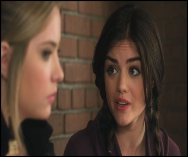 .•*´♥`*•.  *il trage pe neymar mai aproape de ea* Mai bine asa!