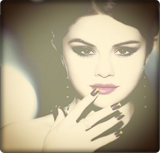    † ♥ ѕєℓєηα : My fav opi look from my line ☺️#nailsdidhurdid - o Instagram pics l Selena G l part 02