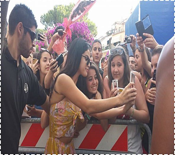 tumblr_n8x1ovvVhf1rq03t7o1_1280 - xX_Meeting Fans Outside Her Hotel in Ischia