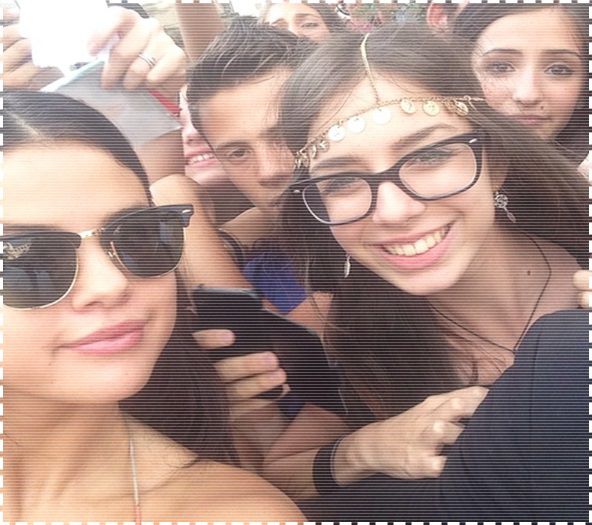 tumblr_n8x2cr9Iza1rq03t7o1_r1_500 - xX_Meeting Fans Outside Her Hotel in Ischia