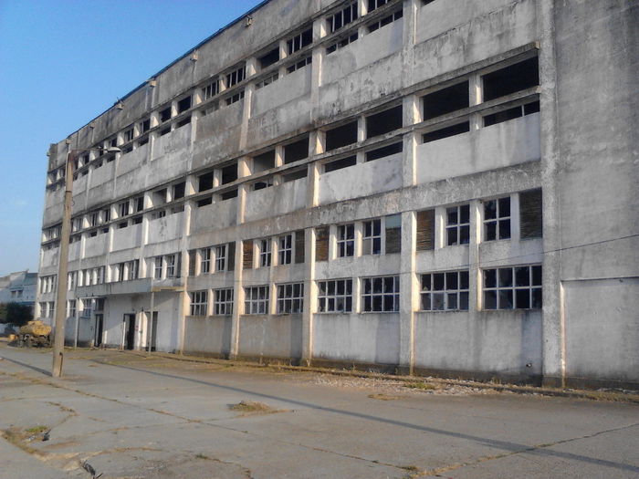 fabrica de conserve de pește. o ruină