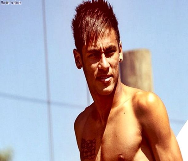 ɳҽყɱαɾ | *se duce langa ea* bine , tu ce faci ? :3