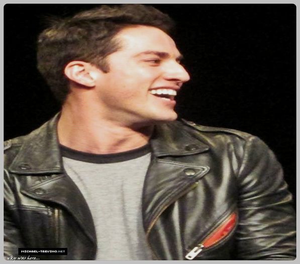 #► Daca nu dansezi pe #dirrty tot degeaba=))) Si las ca am eu incredere in ea si pentru tine=))))#el