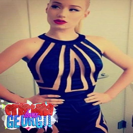 ̶✡ĸαтɴιѕѕ☯ *scoate lanțu din buzunar* ăsta ? #neymar