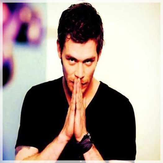 █ ▄→ să vă ţină -texi- ştii ceva? eu plec, şi când o să îmi limpezesc -cl-; gândurile, am să mă întorc.. -dispare- (trebuie să ies că mâine  dimi mă ia tata la peşte :| good night all)
