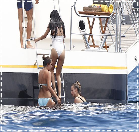  - xz - On - a - yacht - with - friends - in - Saint - Tropez - France x x x x x x x