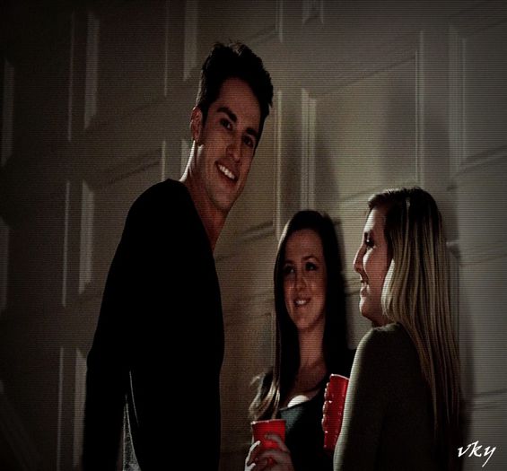 #► Heya #Rebekah! ;) + #Leano te fac nasa daca te mariti cu #Damon=)))))))#elena|rade|