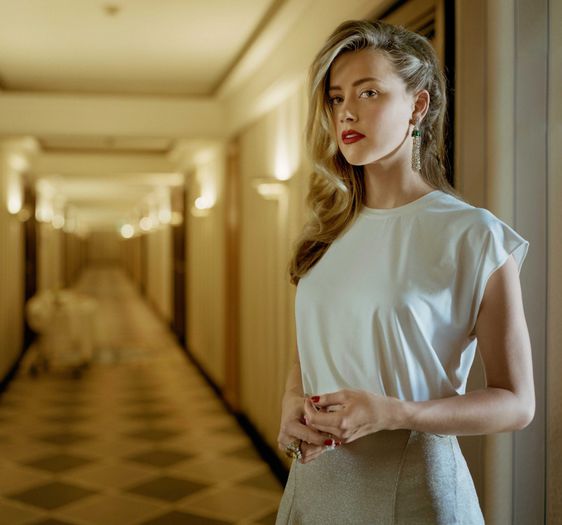 ♡❧`⇒.; bebe se cam agită ;( #Ely. așa e :-? #Neymar. stăm, tu :3 ? #Katic.