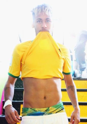 ɳҽყɱαɾ | *iese si se pune pe nisip....*