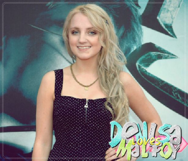 ┊deɴιι┊o să mă duc la cascadă mai târziu să îmi spăl părul. -_- poate scap.