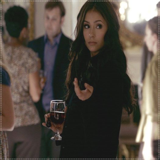 ♡❧`⇒.; -bagă manele pe telefon și dă din c;r- i-auzi =))))).