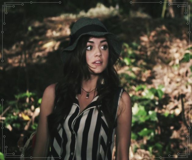 .•*´♥`*•. *isi pune palaria in cap si culege scoici*