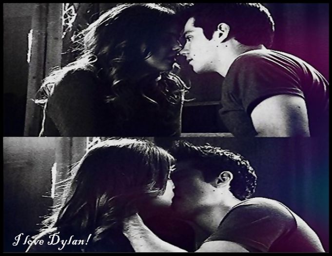 |Ɗ̷̷у̷̷Ɩ̷̷α̷η™| ═► #o sauta; Asta inca nu si-a revenit? #Fox Trebuie sa apare si Ely.