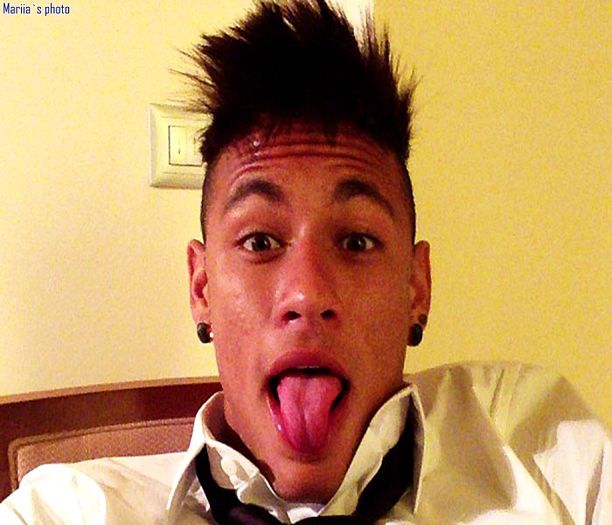 ɳҽყɱαɾ |* bufneste in ras * eu .. gelos.. pe dylan ? =)) #ely