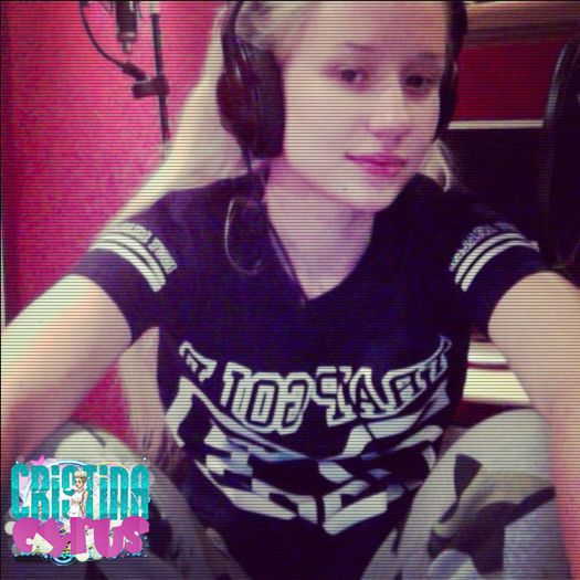 ̶✡ĸαтɴιѕѕ☯ *intră în casă* well, im sorry că te-am lovit . . . #neymar