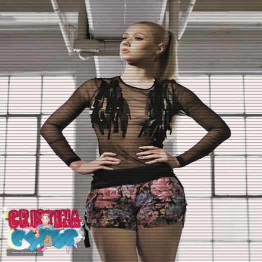 ̶✡ĸαтɴιѕѕ☯ *fuge la el și îl ia în brațe* scuze, scuze pentru tot :( god, îmi pare așa rău #neymar