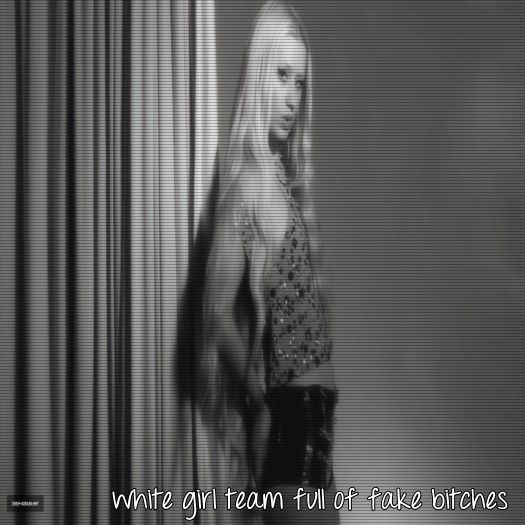 ̶✡ĸαтɴιѕѕ☯ *se pune pe o treaptă* hmm, cred că așa fac ;-?