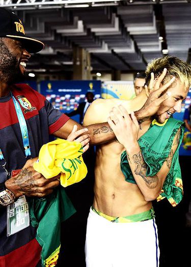 ɳҽყɱαɾ | *se pune langa ea* m-am saturat de insula asta...