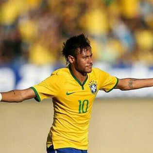 ɳҽყɱαɾ | *arunca cu ceasca de perete dupa ce gusta* e prea dulce!! [CLICK]; asta nu e ceai .. nu se poate compara cu ce facea mamica in brazilia !
