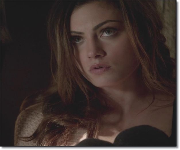 ✿ - *inca speriata se apropie usor de el si pune mana pe click; umarul lui* E-n regula, esti nervos si de aia
