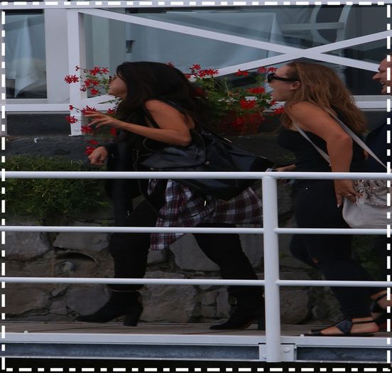  - xz - Arriving -at-Hotel-Regina - for - t he - Ischia -Global -Festival x x x x x