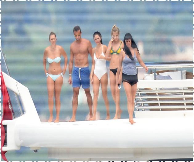 tumblr_n991aa6fXB1r7lpj3o2_1280 - xX_With Cara Delevingne and friends having fun in a yacht in Saint-Tropez