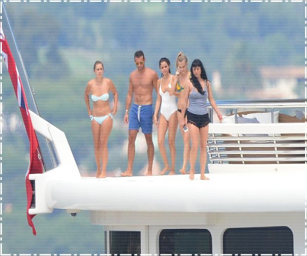 tumblr_n991aa6fXB1r7lpj3o4_1280 - xX_With Cara Delevingne and friends having fun in a yacht in Saint-Tropez