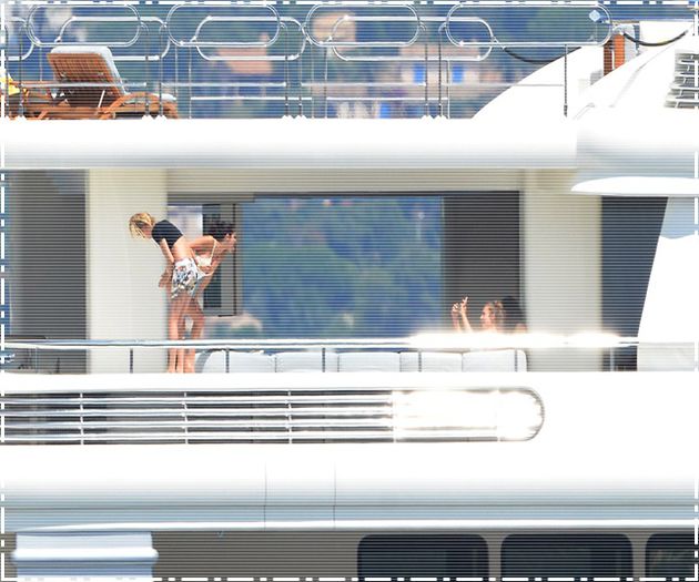tumblr_n991aa6fXB1r7lpj3o6_1280 - xX_With Cara Delevingne and friends having fun in a yacht in Saint-Tropez