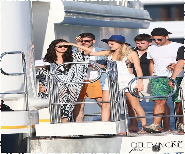 tumblr_n987wqfaoP1r7lpj3o4_1280 - xX_Selena and Cara boarding the yacht in Saint Tropez