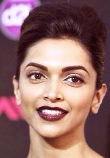 6e9b113e951e20adc43bbdd94668de48 - Poze cu Deepika Padukone pe care le ador