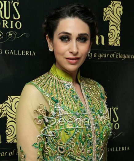 Karisma-Kapoor-in-Beautiful-Light-Green-Anarkali-Long-Frock2