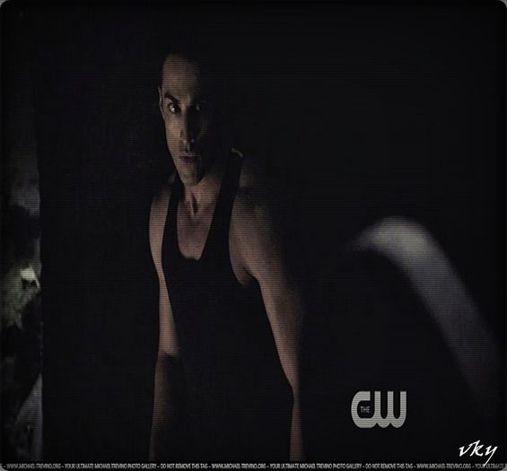 #► TACI... |isi infinge mainile in gatu ei si`o baga intr`un perete|#e=)))))