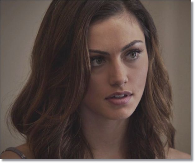 ✿ - De ce nu vrei sa ramai in Mystic Falls? *puppy face* #elena