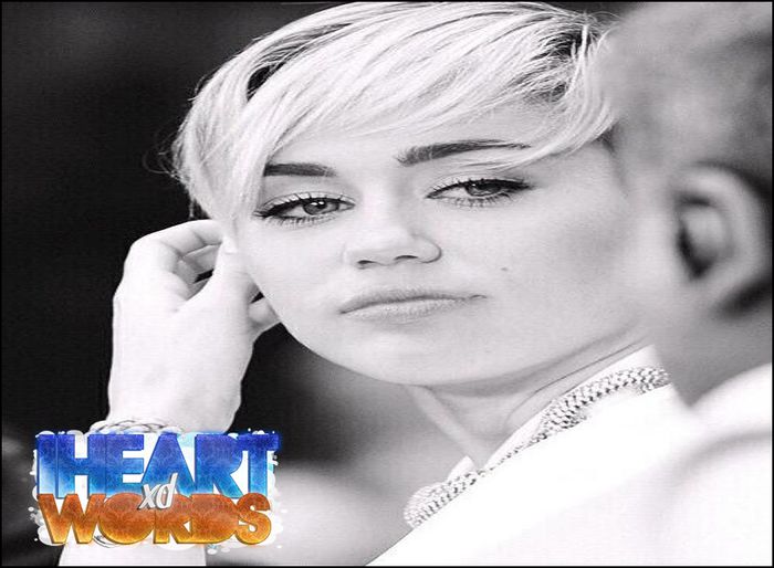 *In camera celor doua!Privind-o pe Jesmin* Tu tot o nebuna ma crezi ori inventatoare nu-i asa?